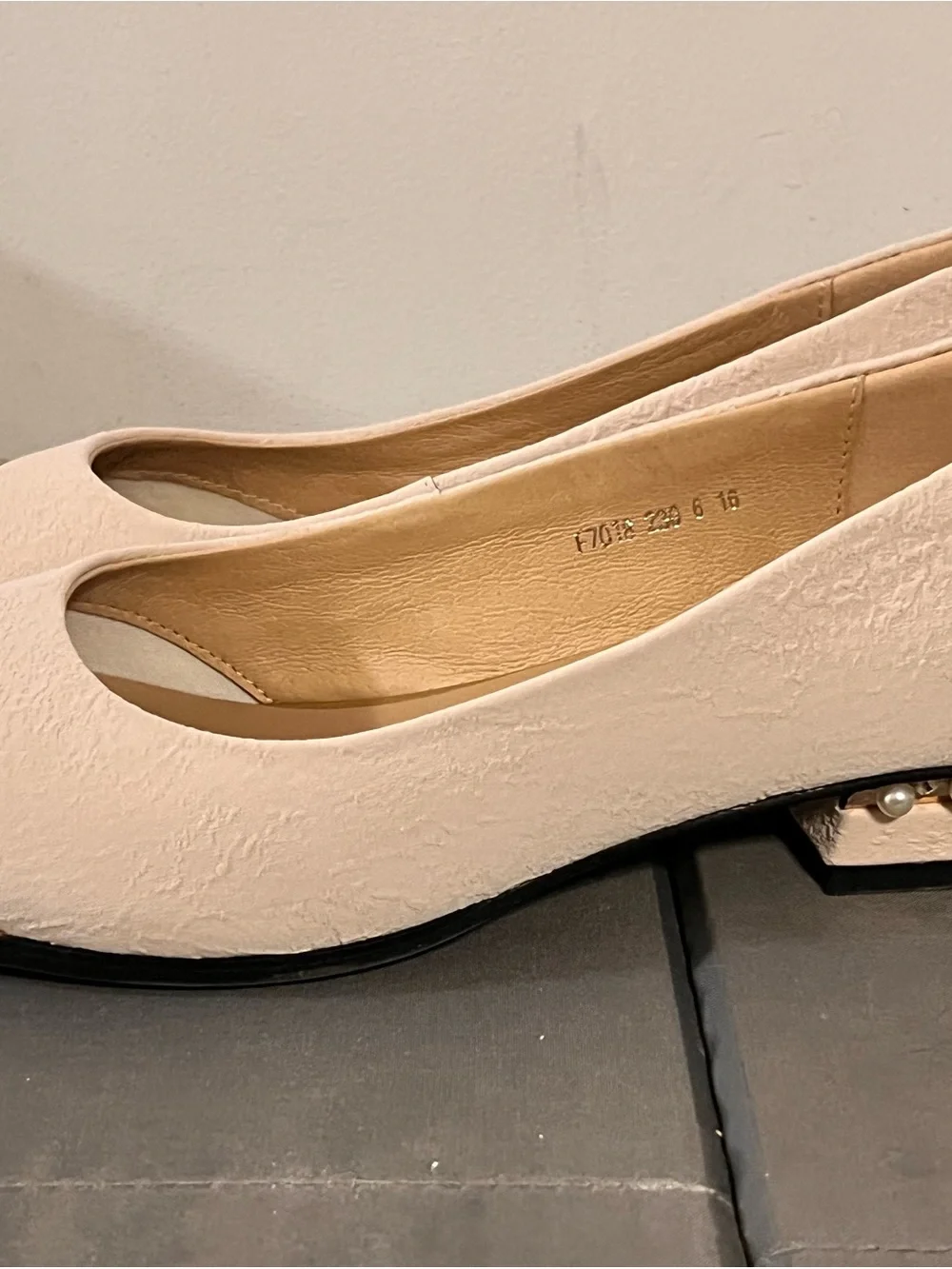 Women's Cream Ballet Flats with Metallic Gold Cap Toe